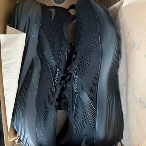 Brooks Men's Black Athletic Shoes